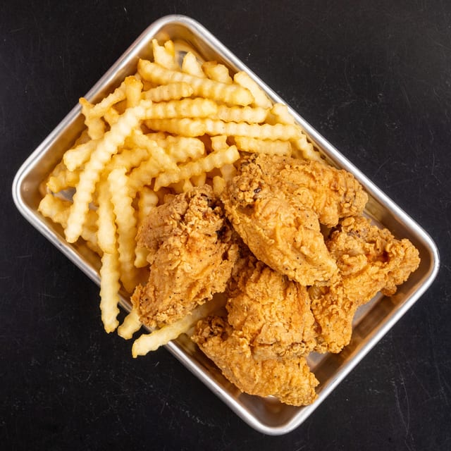 6pc. Classic Chicken Wings with Fries.